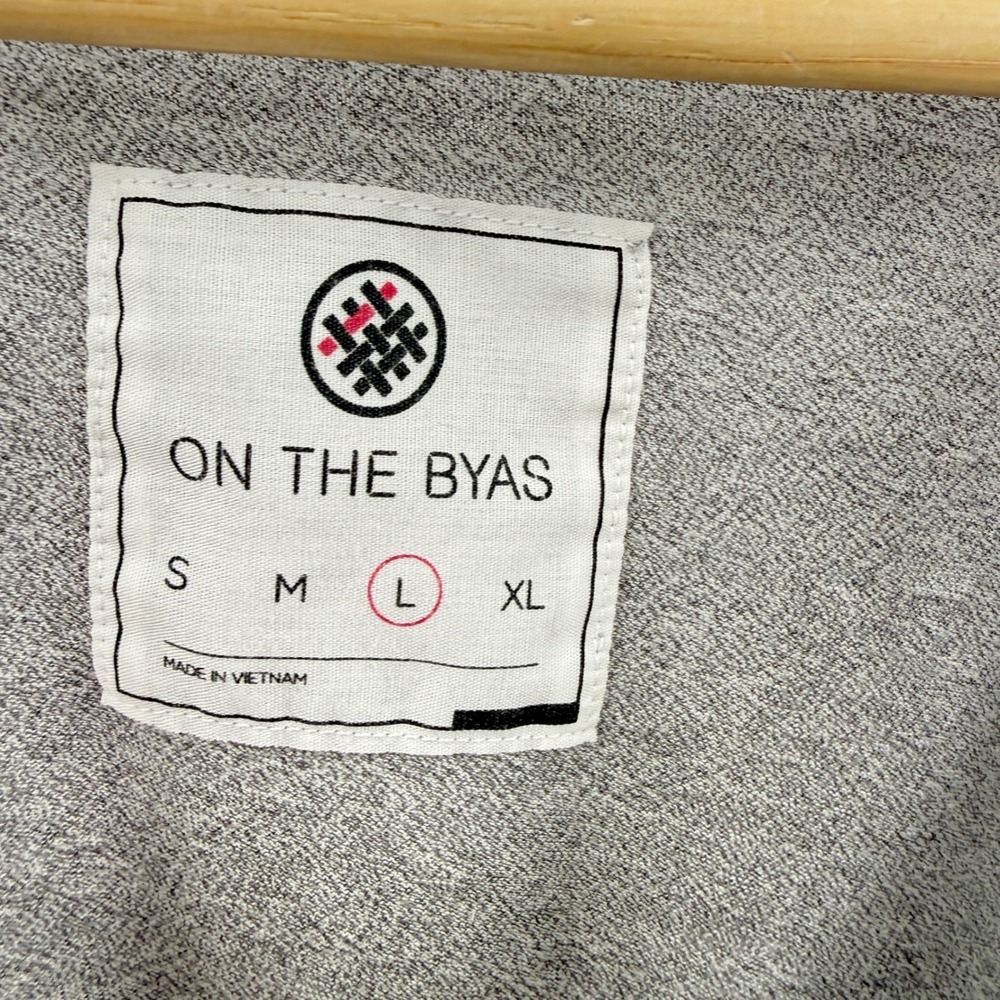 On The Byas Mens Heather Grey Galaxy Print Pocket Tank Top Large Space Trim - Picture 3 of 8
